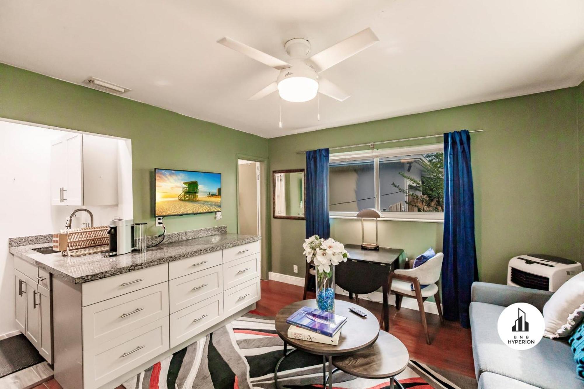 Bnb Hyperion - Updated 1B1B Hideaway - Sleeps 3 Hollywood Exterior foto