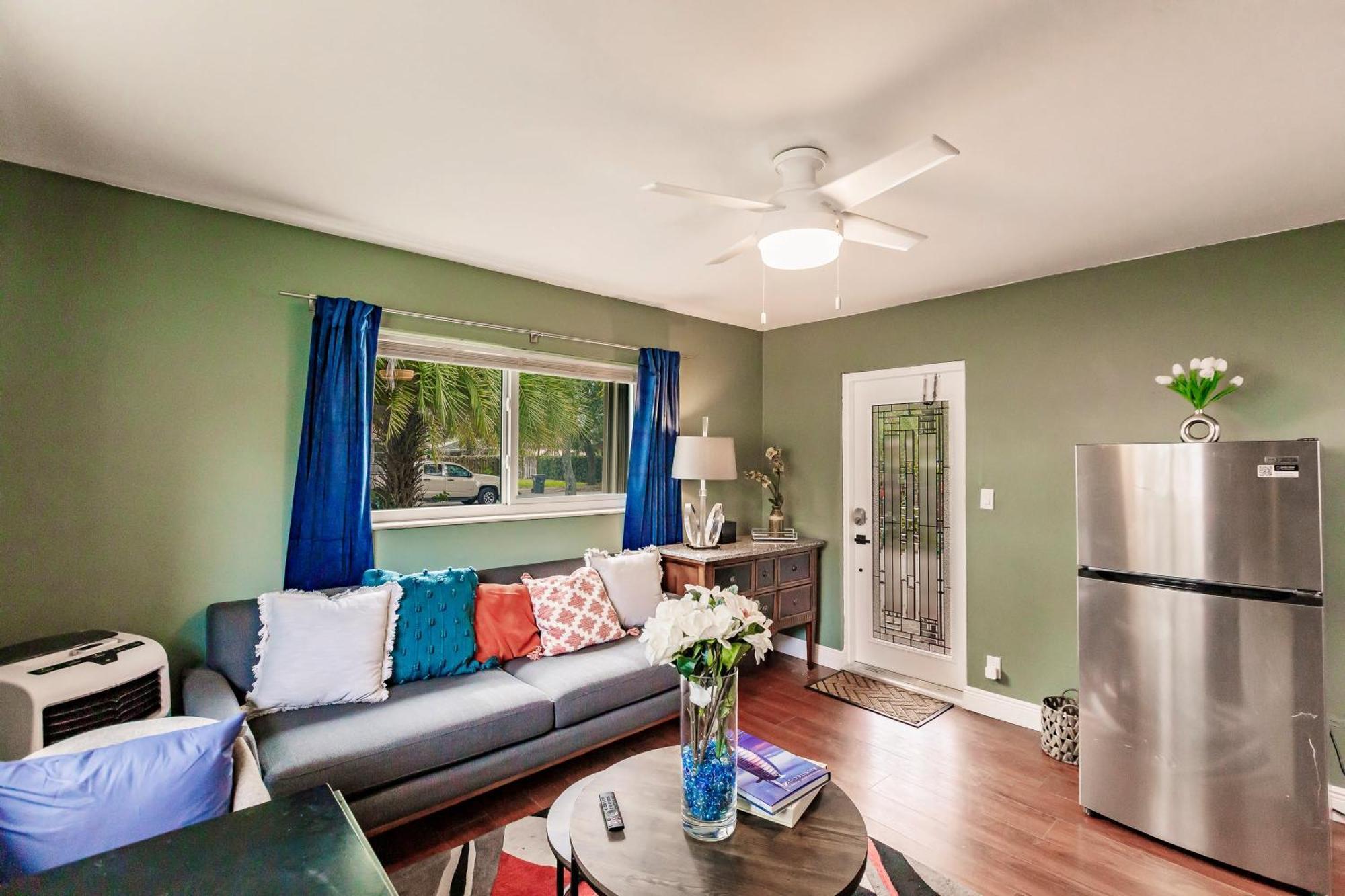 Bnb Hyperion - Updated 1B1B Hideaway - Sleeps 3 Hollywood Exterior foto